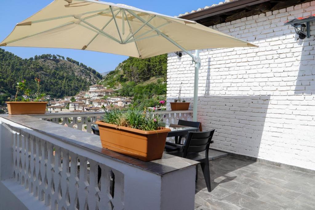Villa Dona Берат Екстериор снимка