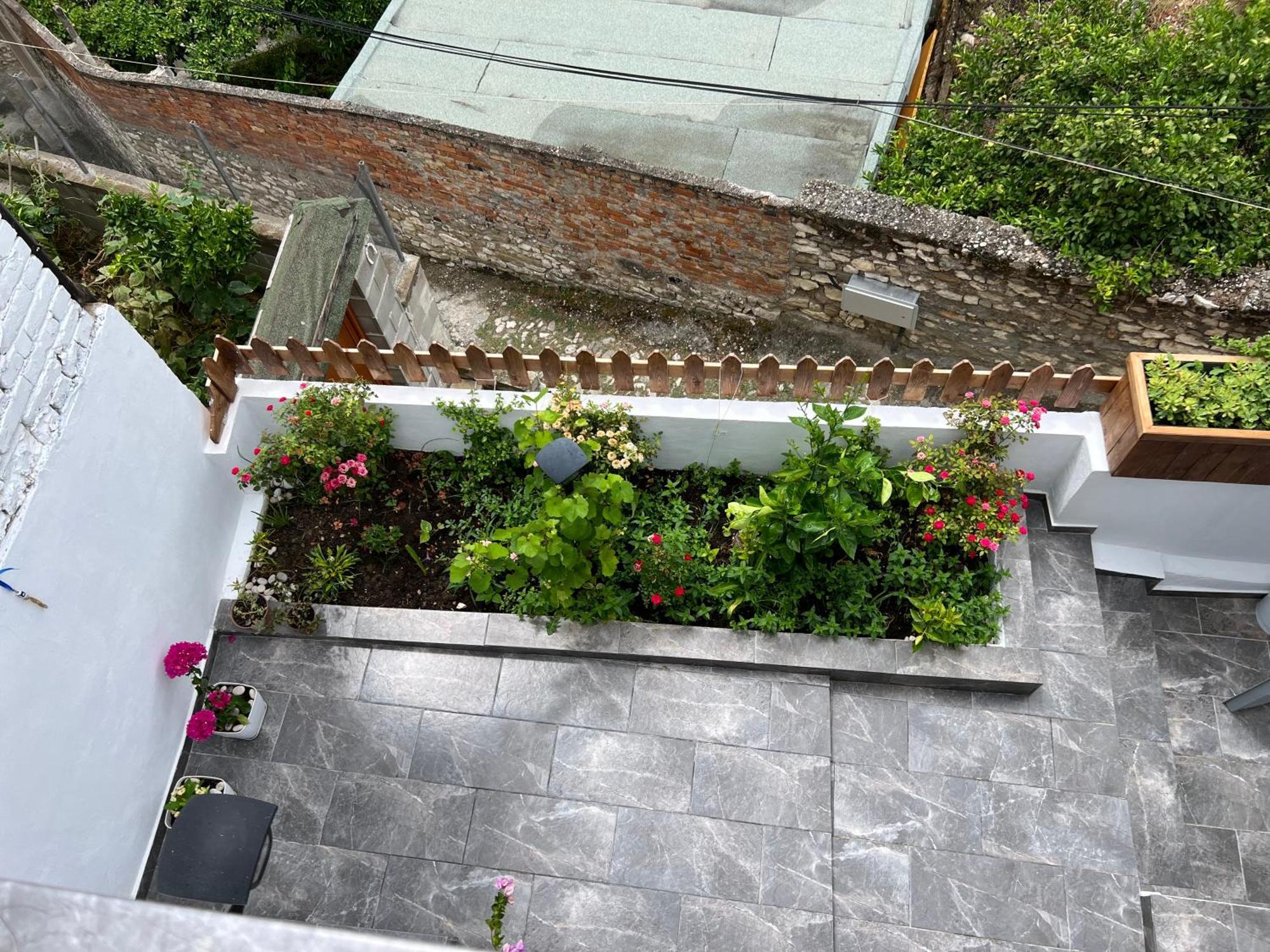 Villa Dona Берат Екстериор снимка