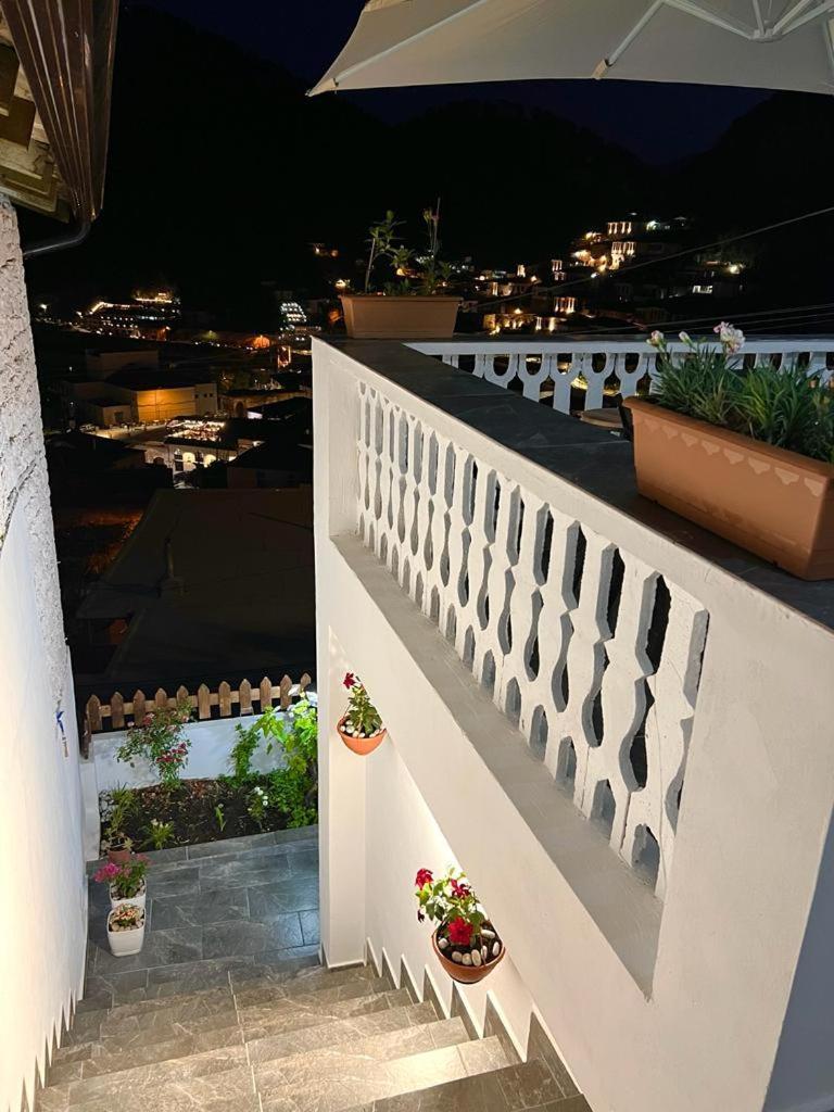 Villa Dona Берат Екстериор снимка